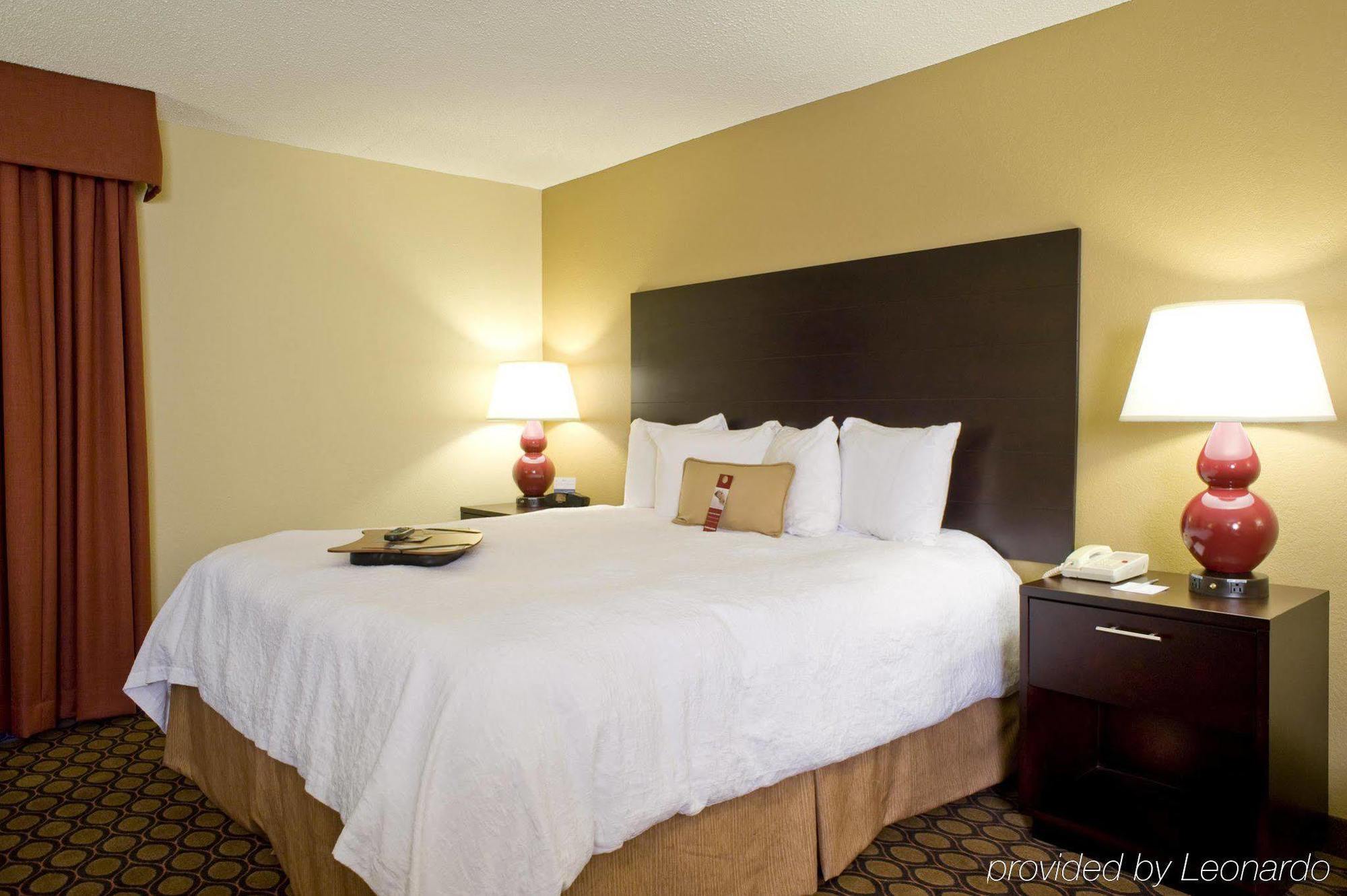 Hampton Inn סטארקוויל מראה חיצוני תמונה