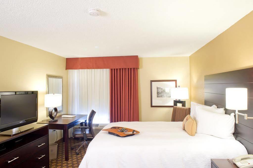 Hampton Inn סטארקוויל מראה חיצוני תמונה