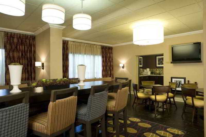 Hampton Inn סטארקוויל מסעדה תמונה